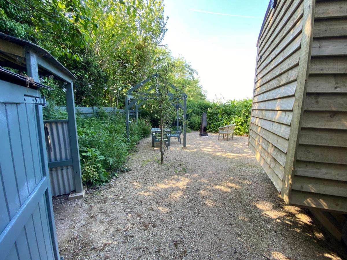 Cosy Double Shepherds Hut In Beautiful Wicklow With Underfloor Heating Throughout Rathnew Exterior photo