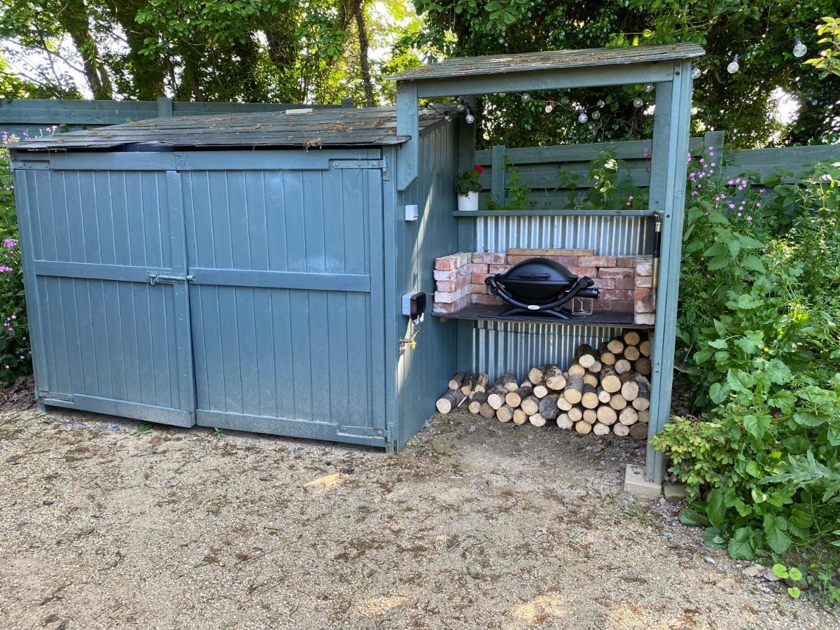 Cosy Double Shepherds Hut In Beautiful Wicklow With Underfloor Heating Throughout Rathnew Exterior photo